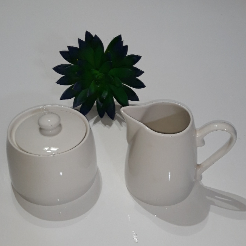 ❤️❤️❤️ 4 for $20   Cream and sugar